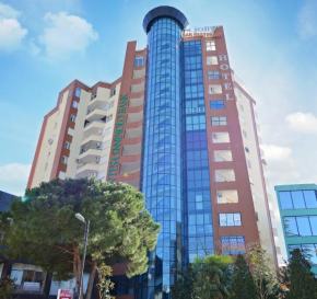 Гостиница Jolly Hotel  Лежа